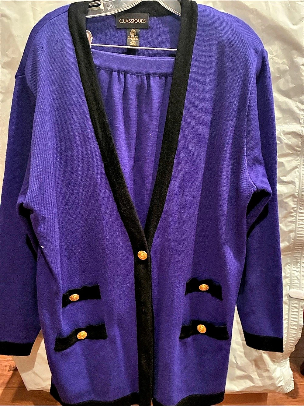 Classiques Wool Cardigan in Purple & Black Size Medium Like New with Matching Sk